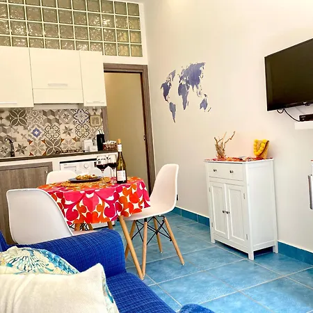 Blue Sea Apartment *